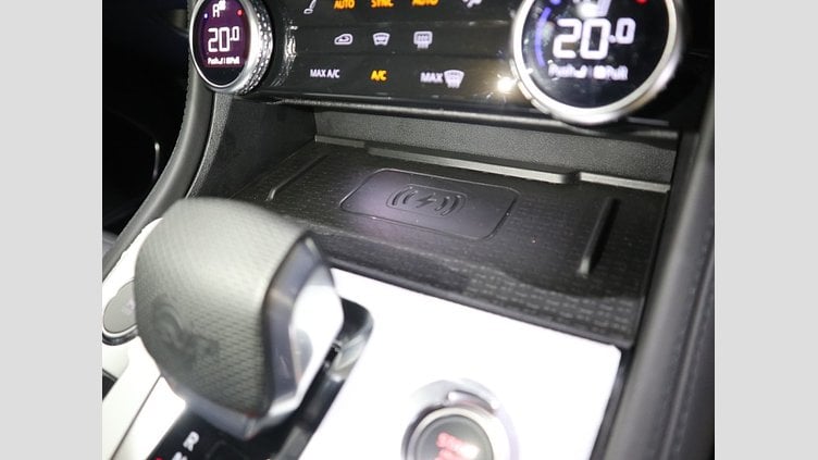 2023 認定中古車 Jaguar F-Pace Black P550 AWD（オートマチック） SVR