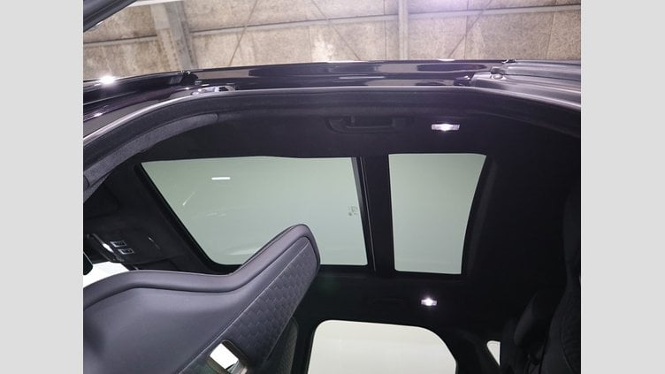 2023 認定中古車 Jaguar F-Pace Black P550 AWD（オートマチック） SVR