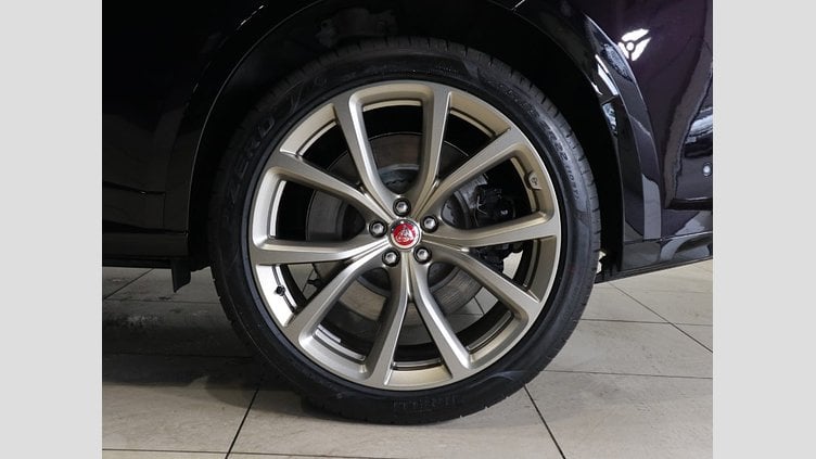 2023 認定中古車 Jaguar F-Pace Black P550 AWD（オートマチック） SVR