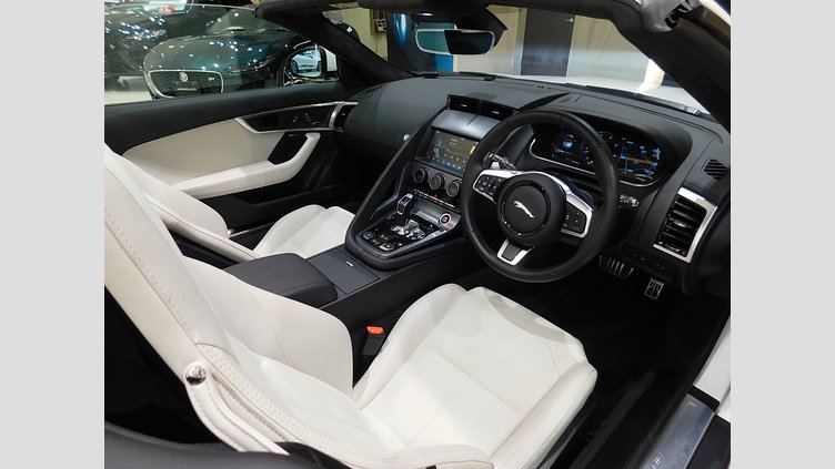 2023 認定中古車 Jaguar F-Type フジホワイト P300 オートマチック 後輪駆動 F-TYPEコンバーチブル R-DYNAMIC