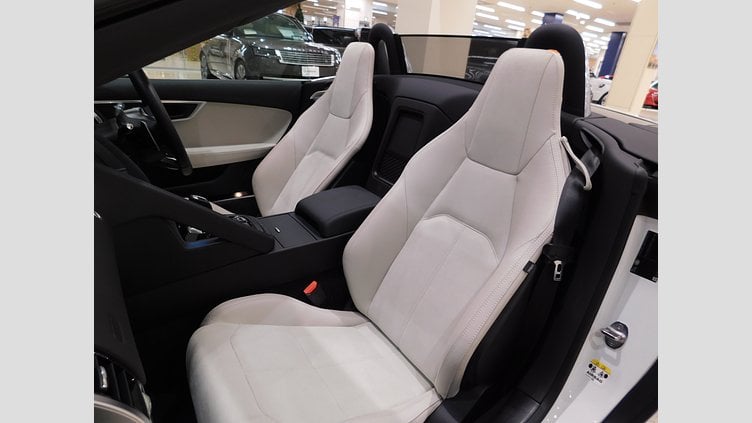 2023 認定中古車 Jaguar F-Type フジホワイト P300 オートマチック 後輪駆動 F-TYPEコンバーチブル R-DYNAMIC