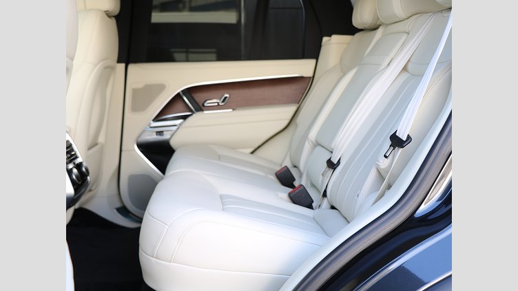 2024 認定中古車 Land Rover Range Rover カルパチアングレイ D300 AWD MHEV（AT） スタンダードホイールベース HSE