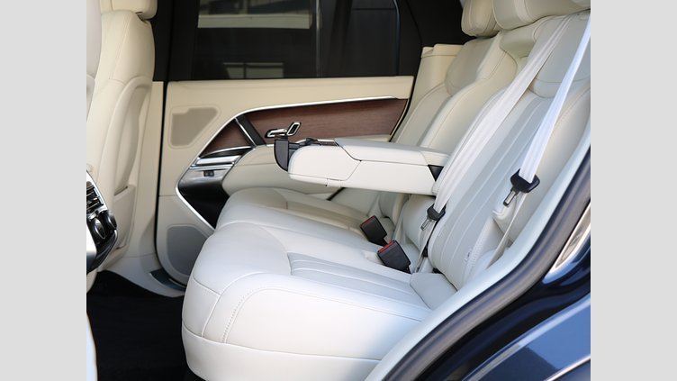 2024 認定中古車 Land Rover Range Rover カルパチアングレイ D300 AWD MHEV（AT） スタンダードホイールベース HSE