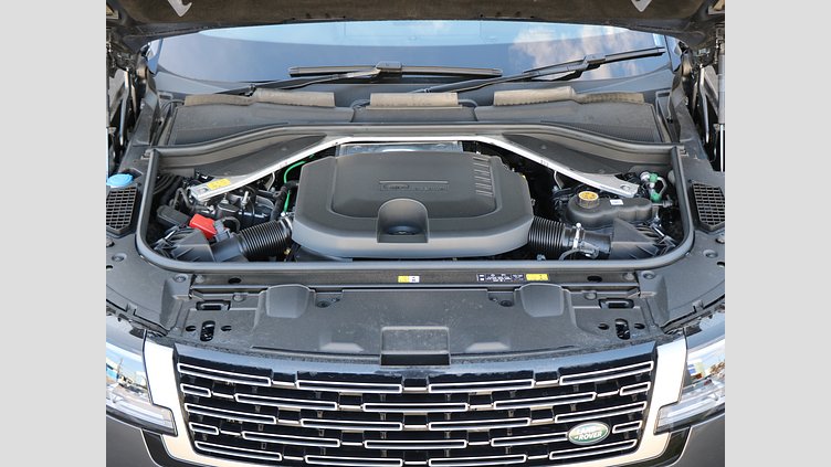 2024 認定中古車 Land Rover Range Rover カルパチアングレイ D300 AWD MHEV（AT） スタンダードホイールベース HSE