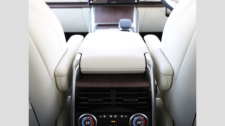 2024 認定中古車 Land Rover Range Rover カルパチアングレイ D300 AWD MHEV（AT） スタンダードホイールベース HSE