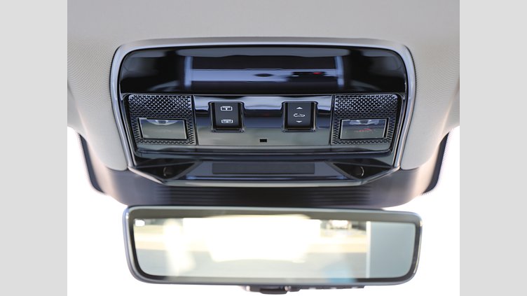 2024 認定中古車 Land Rover Range Rover カルパチアングレイ D300 AWD MHEV（AT） スタンダードホイールベース HSE