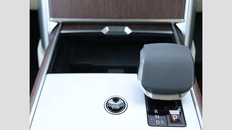2024 認定中古車 Land Rover Range Rover カルパチアングレイ D300 AWD MHEV（AT） スタンダードホイールベース HSE