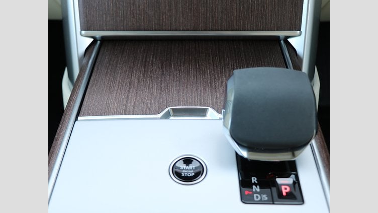 2024 認定中古車 Land Rover Range Rover カルパチアングレイ D300 AWD MHEV（AT） スタンダードホイールベース HSE