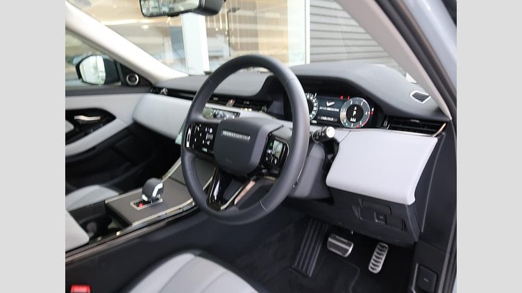 2024 認定中古車 Land Rover Range Rover Evoque アロイオスグレイ D200マイルドハイブリッド（ディーゼル） スタンダードホイールベース DYNAMIC SE