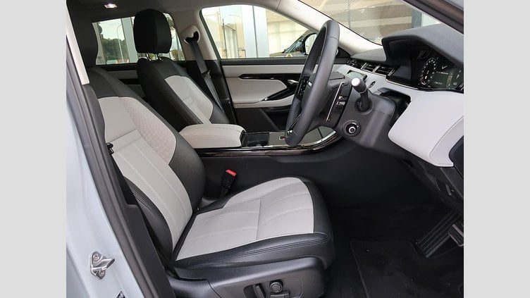 2024 認定中古車 Land Rover Range Rover Evoque アロイオスグレイ D200マイルドハイブリッド（ディーゼル） スタンダードホイールベース DYNAMIC SE