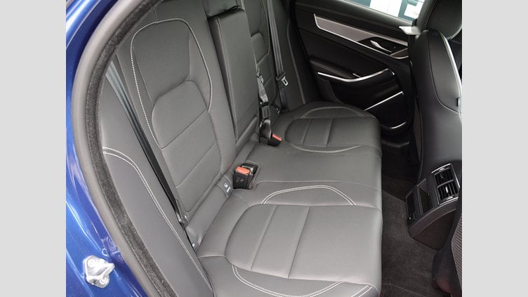 2021 認定中古車 Jaguar XF ブルーファイアブルー P250 RWD （オートマチック） SALOON R-DYNAMIC HSE