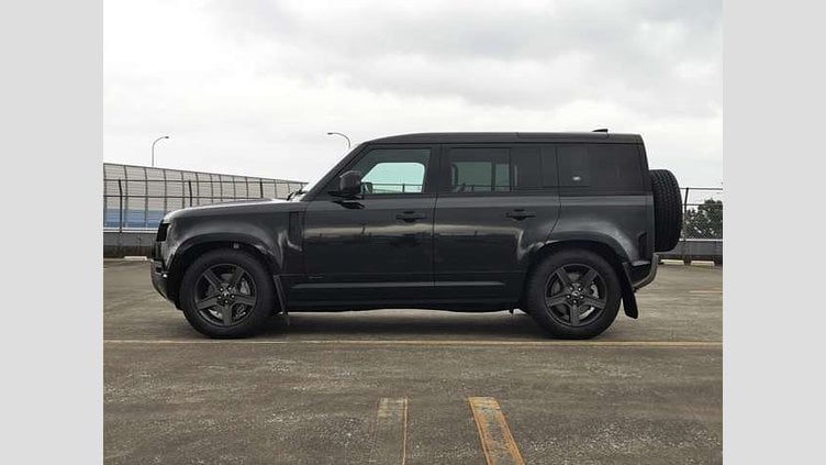 2021 認定中古車 Land Rover Defender 110 サントリーニブラック D300 AWD（AT） X-DYNAMIC SE