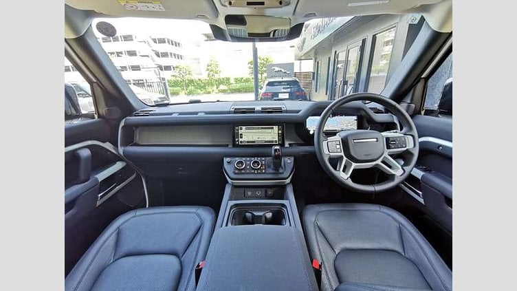 2023 認定中古車 Land Rover Defender 90 フジホワイト P300 AWD（AT） SE