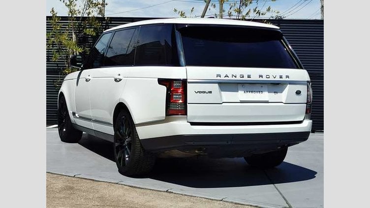 2016 認定中古車 Land Rover Range Rover Fuji White 3.0 litre V6 Supercharged Petrol ヴォーグ　ロングホイールベース