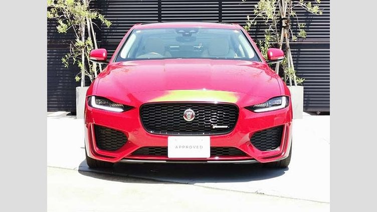 2020 認定中古車 Jaguar XE フィレンツェレッド D180 RWD AUTOMATIC 4 door Saloon R-DYNAMIC S