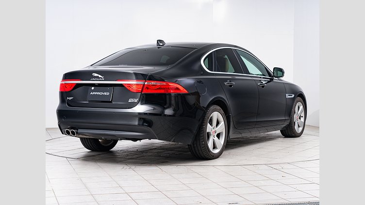 2020 認定中古車 Jaguar XF サントリーニブラック 20d AWD
インジニウム2.0リッター4気筒180PSターボチャージドディーゼルエンジン（オートマチック）
全輪駆動 SALOON PRESTIGE