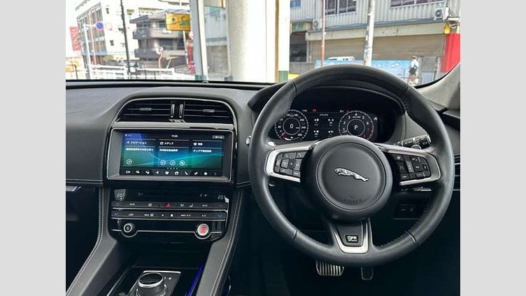 2024 認定中古車 Jaguar F-Pace Yulong White 2.0L I4 Pet Mid DOHC AJ200 Rスポーツ　P250