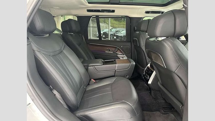 2023 認定中古車 Land Rover Range Rover オストゥーニパールホワイト D300 AWD MHEV（AT） スタンダードホイールベース AUTOBIOGRAPHY