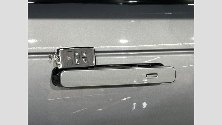 2024 認定中古車 Land Rover Range Rover Velar ザダルグレイ D200マイルドハイブリッド（ディーゼル） Standard Wheelbase Dynamic HSE