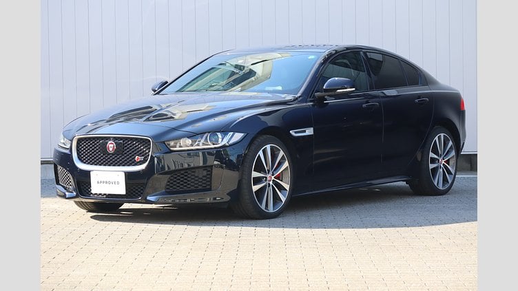 2016 認定中古車 Jaguar XE セレスティアルブラック 3.0P S