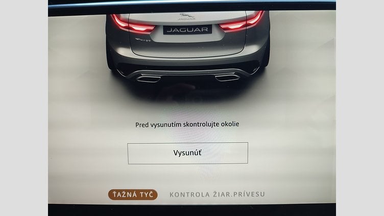 2021 JAZDENÉ VOZIDLÁ Jaguar F-Pace Yulong White AWD 2.0 I4 P400e PHEV SE AWD A/T