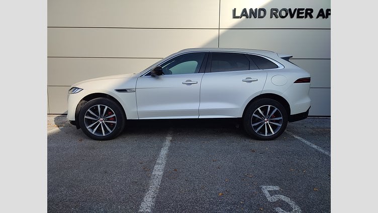 2021 JAZDENÉ VOZIDLÁ Jaguar F-Pace Yulong White AWD 2.0 I4 P400e PHEV SE AWD A/T