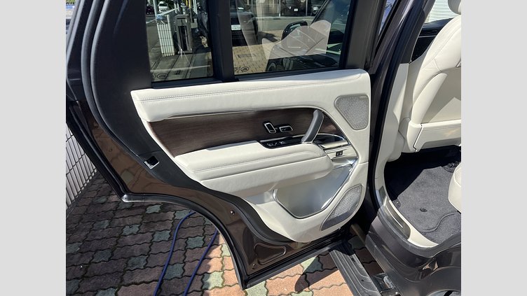 2023 認定中古車 Land Rover Range Rover シャラントグレー P530 AWD（AT） スタンダードホイールベース AUTOBIOGRAPHY