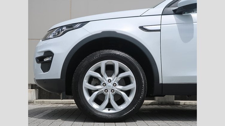 2024 認定中古車 Land Rover Discovery Sport Yulong White 2.0 litre Si4 Petrol HSE