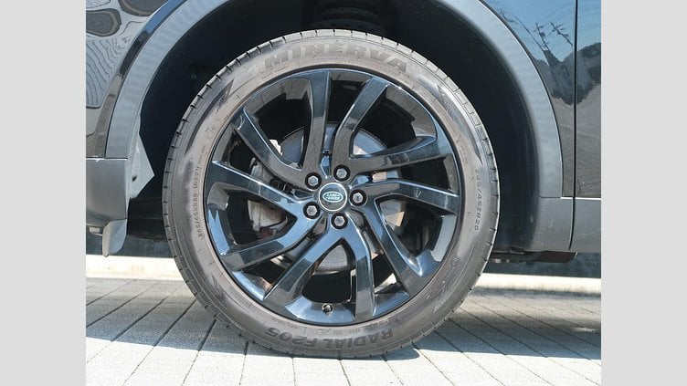 2024 認定中古車 Land Rover Discovery Sport Santorini Black 2.0 litre Si4 Petrol HSE