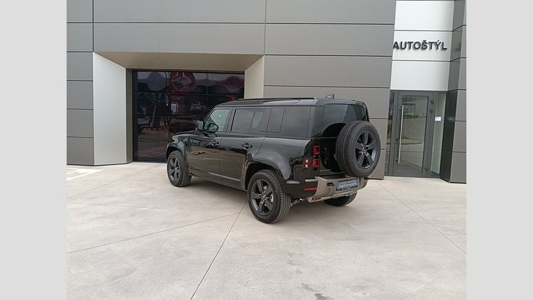 2024 SKLADOVÉ VOZIDLÁ Land Rover Defender 110 Santorini Black 3.0D I6 MHEV X-Dynamic SE