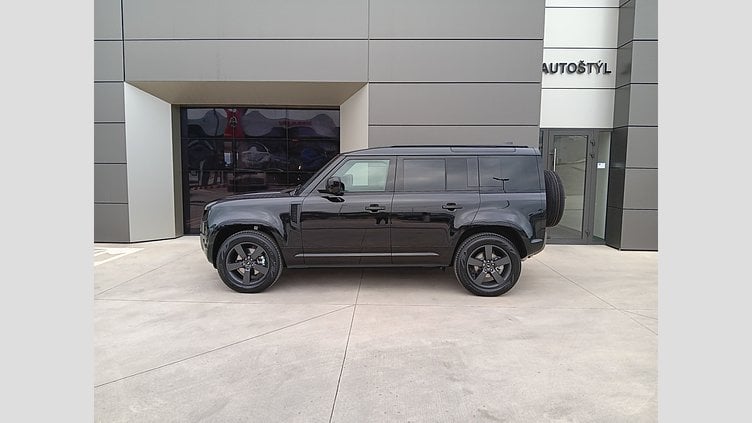 2024 SKLADOVÉ VOZIDLÁ Land Rover Defender 110 Santorini Black 3.0D I6 MHEV X-Dynamic SE