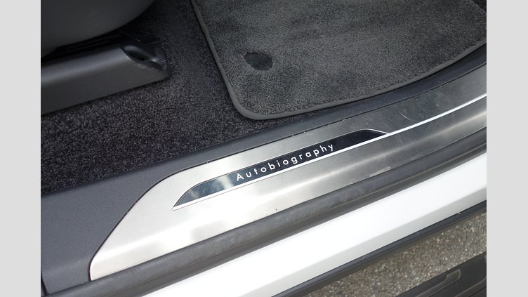 2023 認定中古車 Land Rover Range Rover オストゥーニパールホワイト P530 AWD（AT） ロングホイールベース7席シート AUTOBIOGRAPHY
