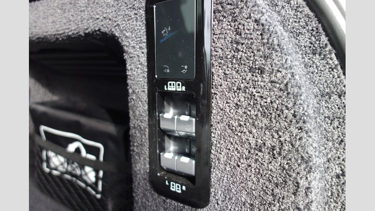 2023 認定中古車 Land Rover Range Rover オストゥーニパールホワイト P530 AWD（AT） ロングホイールベース7席シート AUTOBIOGRAPHY