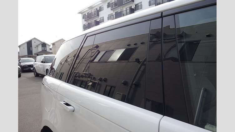 2023 認定中古車 Land Rover Range Rover フジホワイト D300 AWD MHEV（AT） スタンダードホイールベース HSE