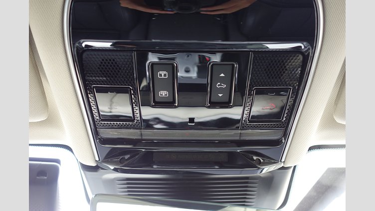 2023 認定中古車 Land Rover Range Rover フジホワイト D300 AWD MHEV（AT） スタンダードホイールベース HSE
