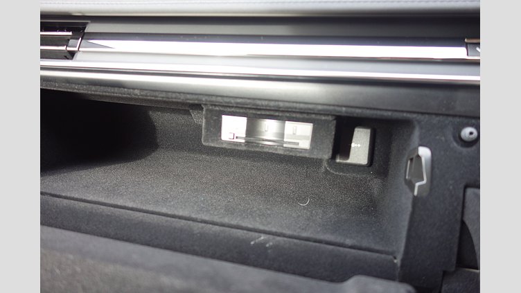 2023 認定中古車 Land Rover Range Rover フジホワイト D300 AWD MHEV（AT） スタンダードホイールベース HSE