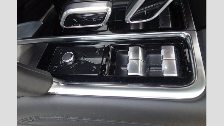 2023 認定中古車 Land Rover Range Rover フジホワイト D300 AWD MHEV（AT） スタンダードホイールベース HSE