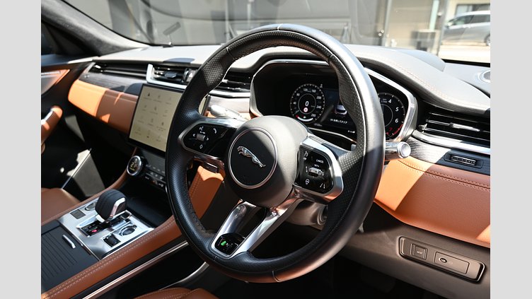 2024 認定中古車 Jaguar F-Pace Portofino Blue 2.0L I4 Pet Mid DOHC AJ200 R-DYNMIC HSE P250