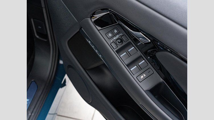 2024 認定中古車 Land Rover Range Rover Evoque トライベッカブルー P250（ガソリン） DYNAMIC HSE