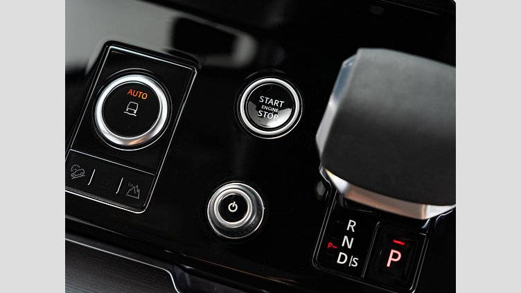2023 認定中古車 Land Rover Range Rover Sport フィレンツェレッド 3.0リッター6気筒300PSターボチャージドディーゼルMHEV（オートマチック） AUTOBIOGRAPHY