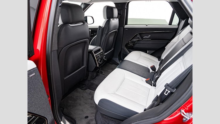 2023 認定中古車 Land Rover Range Rover Sport フィレンツェレッド 3.0リッター6気筒300PSターボチャージドディーゼルMHEV（オートマチック） AUTOBIOGRAPHY