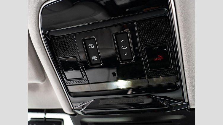 2023 認定中古車 Land Rover Range Rover Sport フィレンツェレッド 3.0リッター6気筒300PSターボチャージドディーゼルMHEV（オートマチック） AUTOBIOGRAPHY