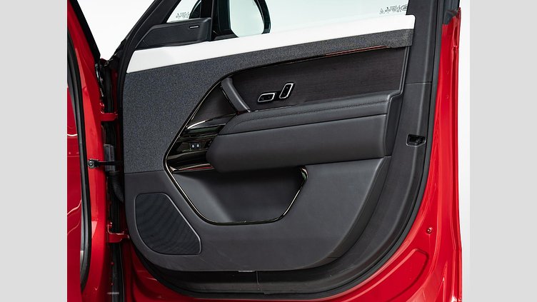 2023 認定中古車 Land Rover Range Rover Sport フィレンツェレッド 3.0リッター6気筒300PSターボチャージドディーゼルMHEV（オートマチック） AUTOBIOGRAPHY