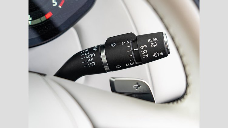 2023 認定中古車 Land Rover Range Rover Sport フィレンツェレッド 3.0リッター6気筒300PSターボチャージドディーゼルMHEV（オートマチック） AUTOBIOGRAPHY