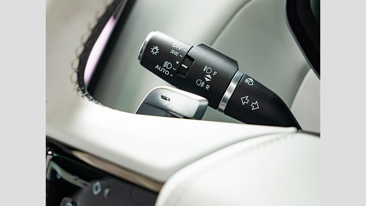 2023 認定中古車 Land Rover Range Rover Sport フィレンツェレッド 3.0リッター6気筒300PSターボチャージドディーゼルMHEV（オートマチック） AUTOBIOGRAPHY