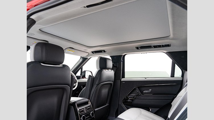 2023 認定中古車 Land Rover Range Rover Sport フィレンツェレッド 3.0リッター6気筒300PSターボチャージドディーゼルMHEV（オートマチック） AUTOBIOGRAPHY