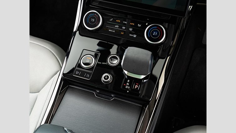 2023 認定中古車 Land Rover Range Rover Sport フィレンツェレッド 3.0リッター6気筒300PSターボチャージドディーゼルMHEV（オートマチック） AUTOBIOGRAPHY