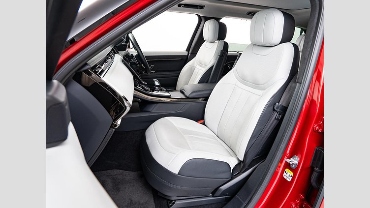2023 認定中古車 Land Rover Range Rover Sport フィレンツェレッド 3.0リッター6気筒300PSターボチャージドディーゼルMHEV（オートマチック） AUTOBIOGRAPHY
