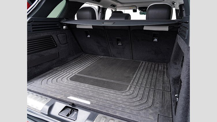 2023 認定中古車 Land Rover Range Rover Sport フィレンツェレッド 3.0リッター6気筒300PSターボチャージドディーゼルMHEV（オートマチック） AUTOBIOGRAPHY