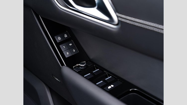 2023 認定中古車 Land Rover Range Rover Velar バイロンブルー P250 AWD（オートマチック） R-DYNAMIC S